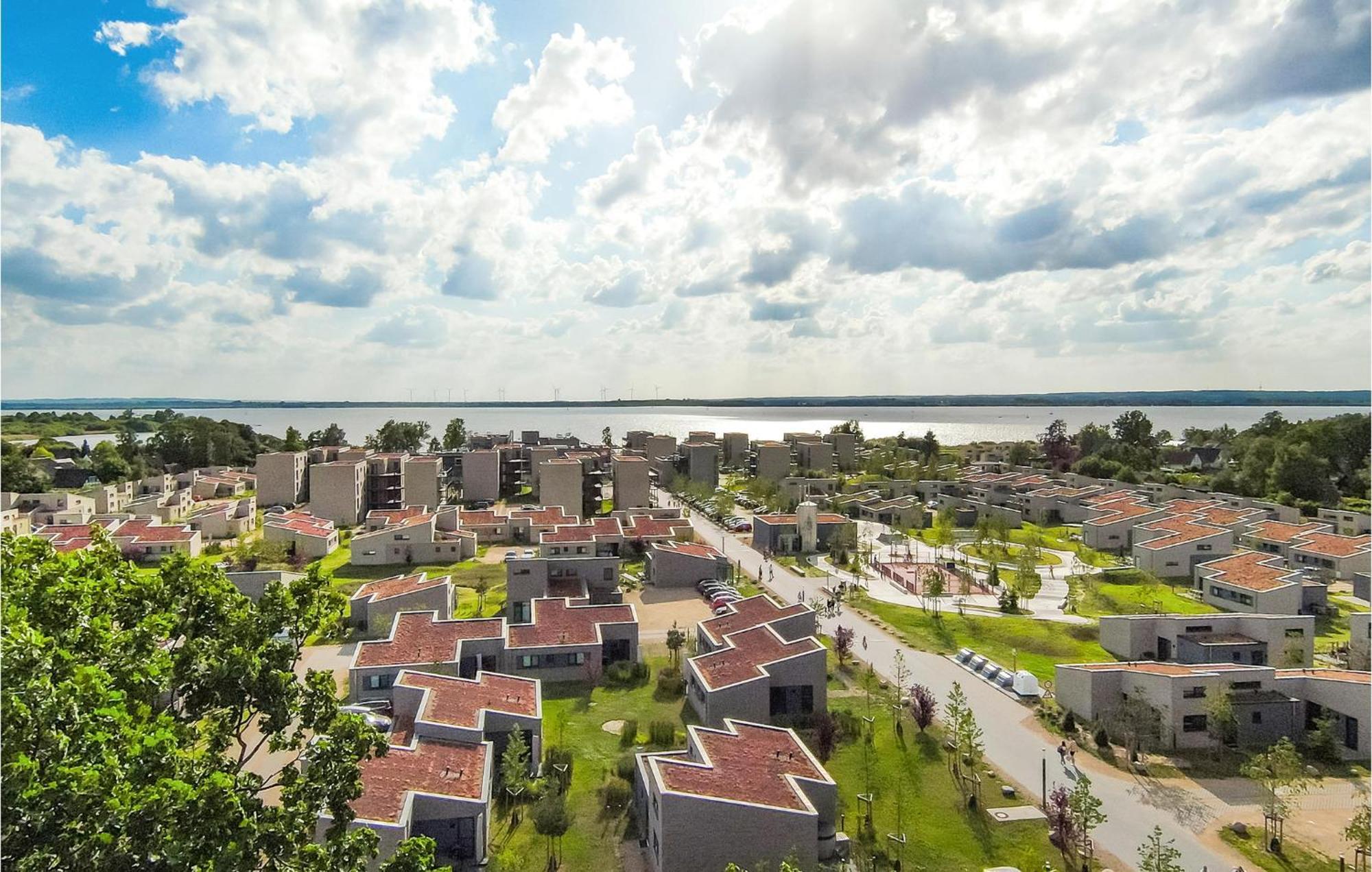 Stunning Home In Lembruch-Duemmer See With Wifi Екстериор снимка